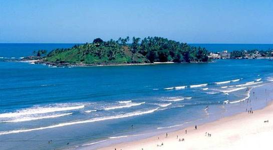 Praia da Avenida com vista para o Morro de Pernambuco